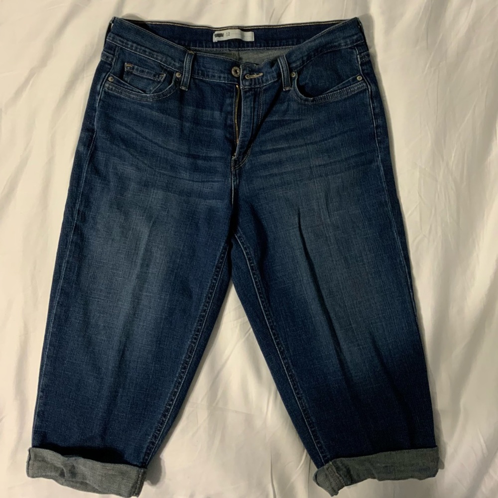 Levi brand capri size 12
